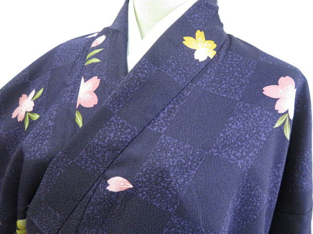 リサイクル　小紋　洗える着物　市松に桜文　着物
